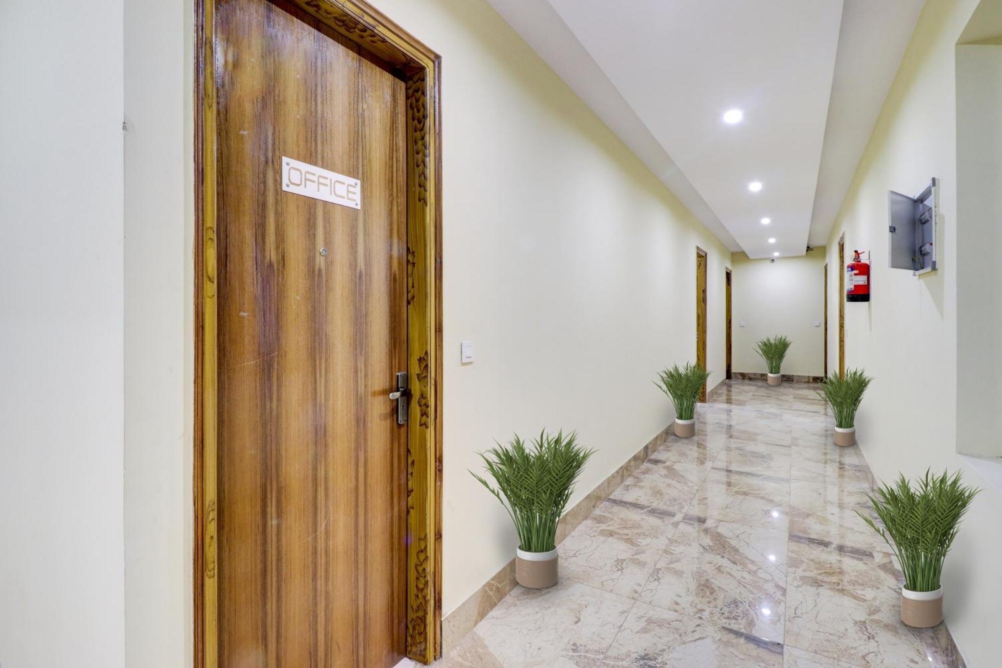 דהראדון Super Capital O Crestwood Inn מראה חיצוני תמונה